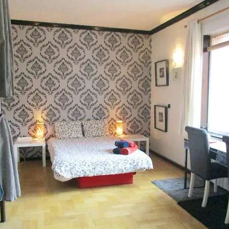 Top Center Luxury